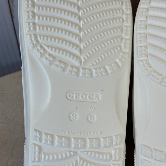 Crocs Classic Mens Slides Size 9 Womens 11 Slip On Sandals White 206761-100 NEW - Picture 13 of 14
